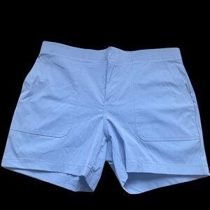NWT Womans Eddie Bauer Blue Lightweight Hiker Shorts Size 10